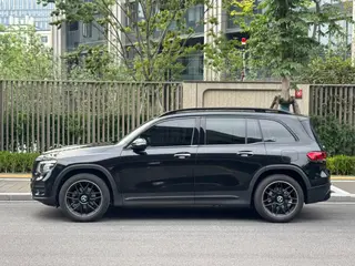 Mercedes-Benz GLB 2021 GLB 200 Estilo de moda exterior foto 3 Mercedes-Benz GLB 2021 GLB 200 Estilo de moda exterior foto 3
