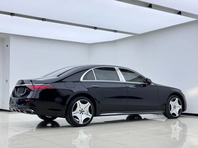 Mercedes-Benz S-Class 2023 S 450 L 4MATIC interior photo 13 Mercedes-Benz S-Class 2023 S 450 L 4MATIC interior photo 13