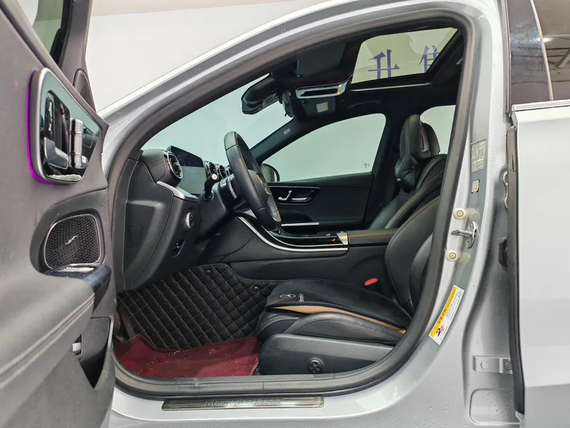 Mercedes-Benz C-Class 2022 C 200 L Sports version interior photo 11 Mercedes-Benz C-Class 2022 C 200 L Sports version interior photo 11