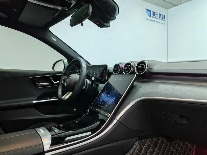 Mercedes-Benz C-Class 2022 C 200 L Sports version interior photo 15 Mercedes-Benz C-Class 2022 C 200 L Sports version interior photo 15