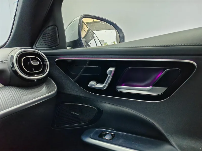 Mercedes-Benz C-Class 2022 C 200 L Sports version interior photo 16 Mercedes-Benz C-Class 2022 C 200 L Sports version interior photo 16