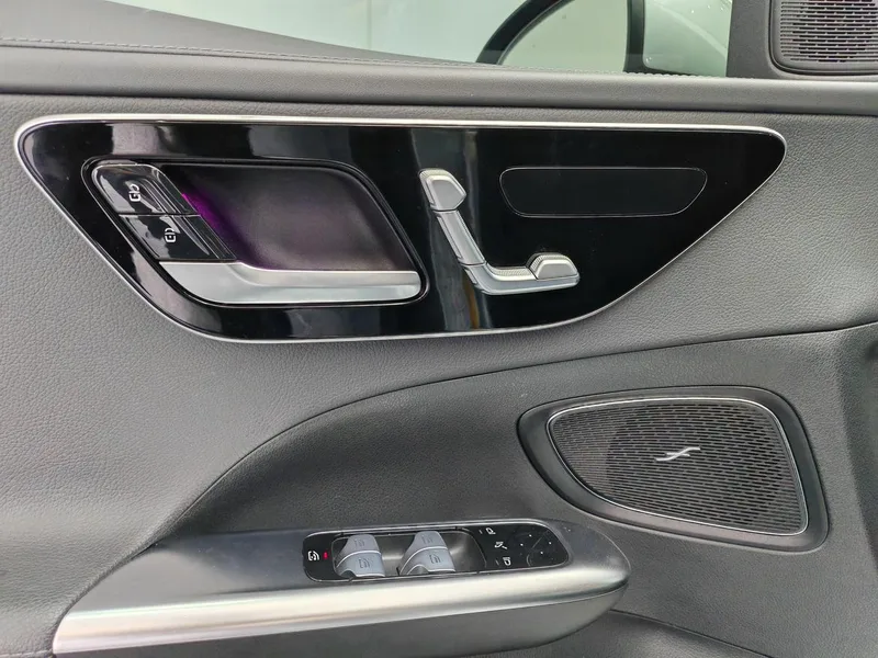 Mercedes-Benz C-Class 2022 C 200 L Sports version interior photo 17 Mercedes-Benz C-Class 2022 C 200 L Sports version interior photo 17