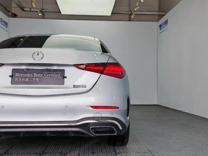 Mercedes-Benz C-Class 2022 C 200 L Sports version interior photo 19 Mercedes-Benz C-Class 2022 C 200 L Sports version interior photo 19