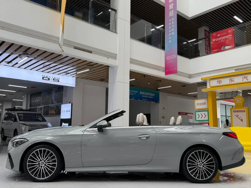 Mercedes-Benz CLE 2026 CLE 260 Convertible Coupe interior photo 14