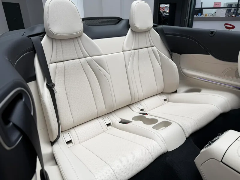 Mercedes-Benz CLE 2026 CLE 260 Convertible Coupe interior photo 17