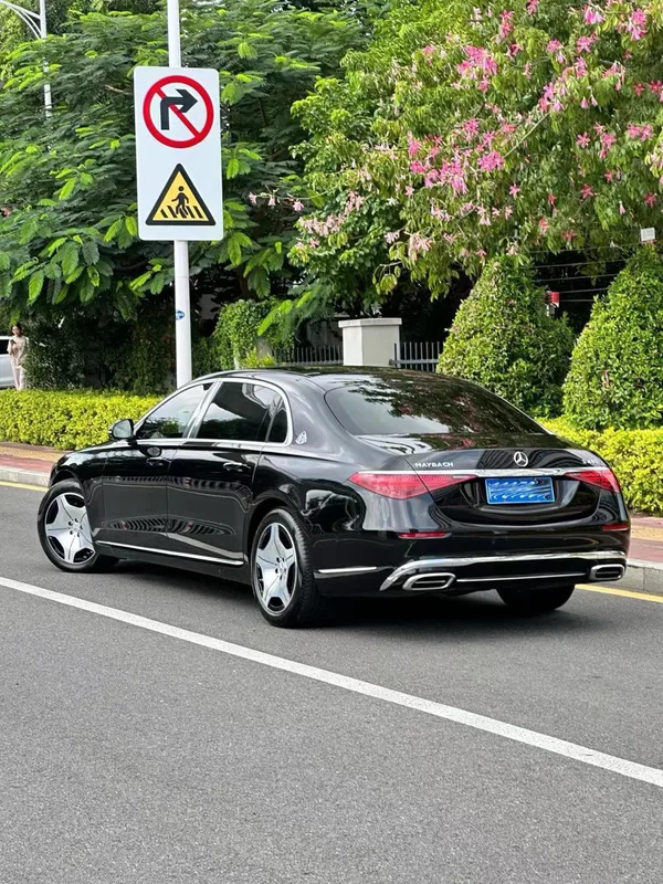 Mercedes-Benz Mercedes-Maybach S-Class 2023 S 480 4MATIC exterior photo 4