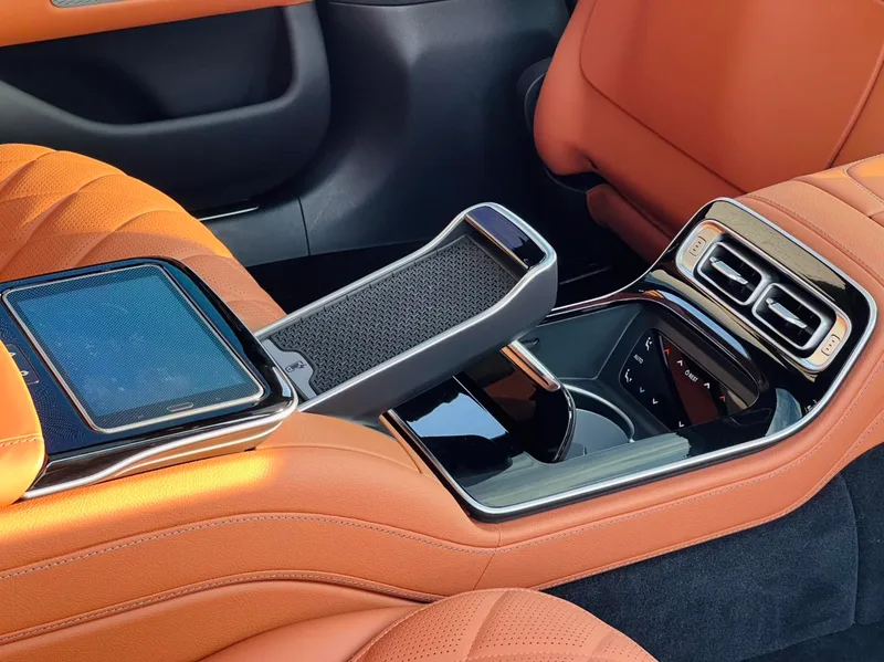 Mercedes-Benz S-Class 2022 S 500 L 4MATIC interior photo 14 Mercedes-Benz S-Class 2022 S 500 L 4MATIC interior photo 14