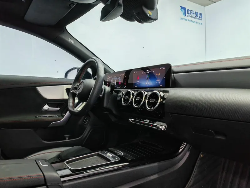 Mercedes-Benz CLA 2024 CLA 220 Four-door coupe interior photo 15 Mercedes-Benz CLA 2024 CLA 220 Four-door coupe interior photo 15
