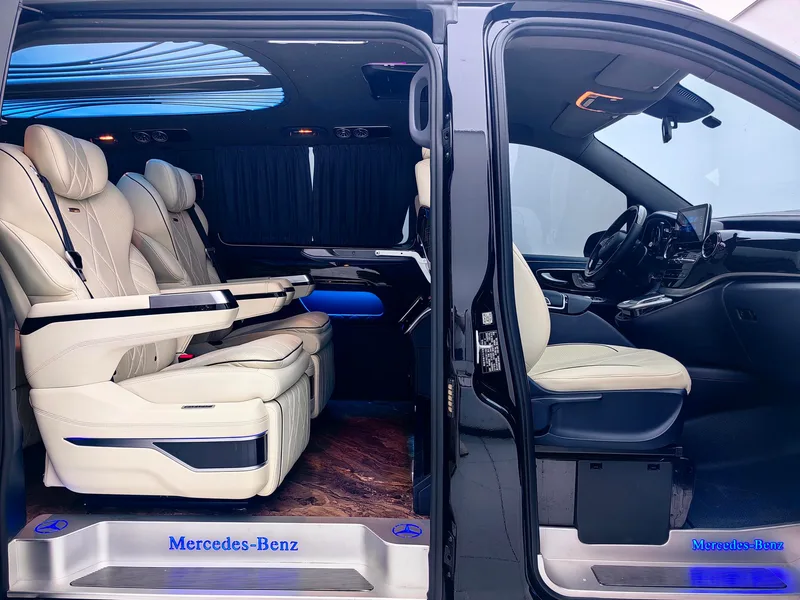 Mercedes-Benz Vito 2021 2.0T Elite Edition 7 seat interior photo 11 Mercedes-Benz Vito 2021 2.0T Elite Edition 7 seat interior photo 11