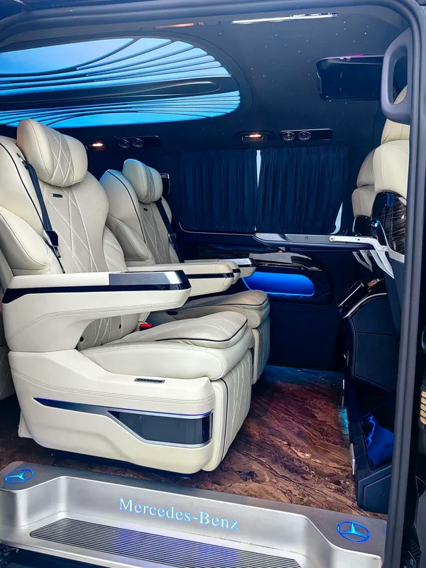 Mercedes-Benz Vito 2021 2.0T Elite Edition 7 seat interior photo 13 Mercedes-Benz Vito 2021 2.0T Elite Edition 7 seat interior photo 13
