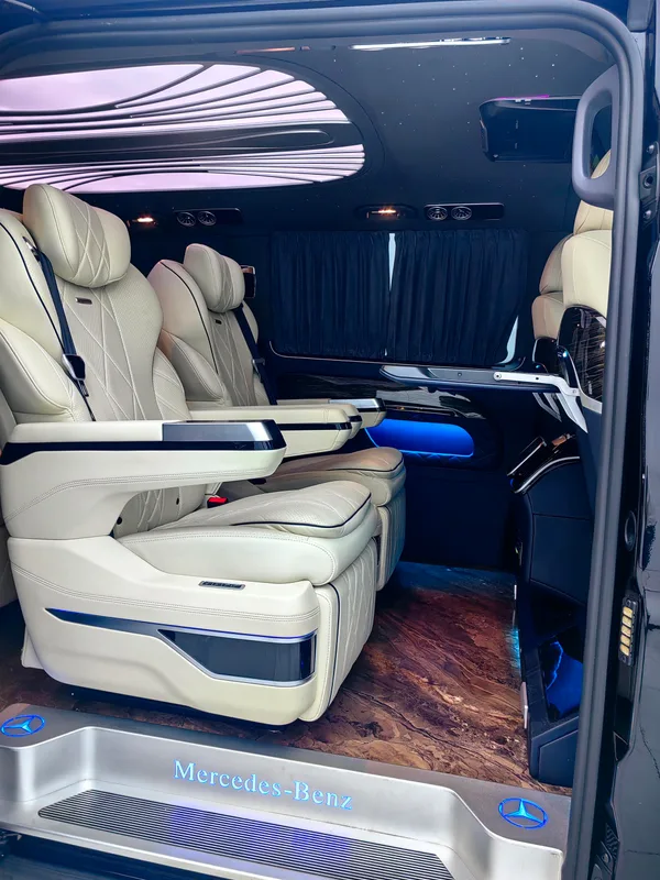 Mercedes-Benz Vito 2021 2.0T Elite Edition 7 seat interior photo 16 Mercedes-Benz Vito 2021 2.0T Elite Edition 7 seat interior photo 16