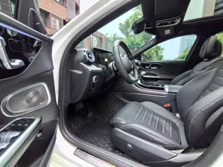 Mercedes-Benz C-Class 2022 C 260 L Version sportive de la nuit Hao intérieur photo 6