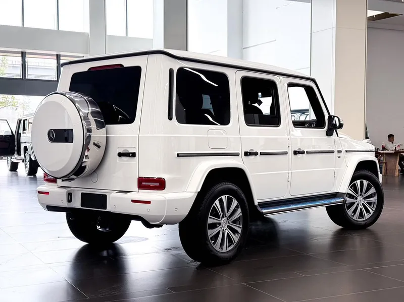 Mercedes-Benz G-Class 2024 G 500 intérieur photo 8