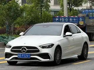Mercedes-Benz C-Class 2024 C 200 L Versión deportiva exterior foto 1