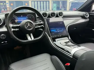 Mercedes-Benz C-Class 2024 C 200 L Versión deportiva exterior foto 5