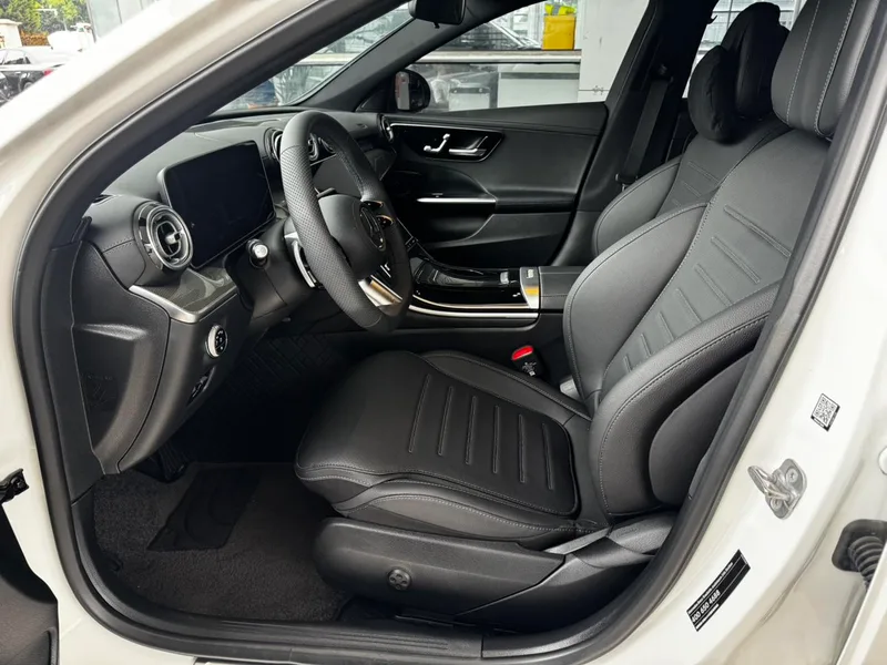 Mercedes-Benz C-Class 2025 C 260 L Sports version exterior photo 4