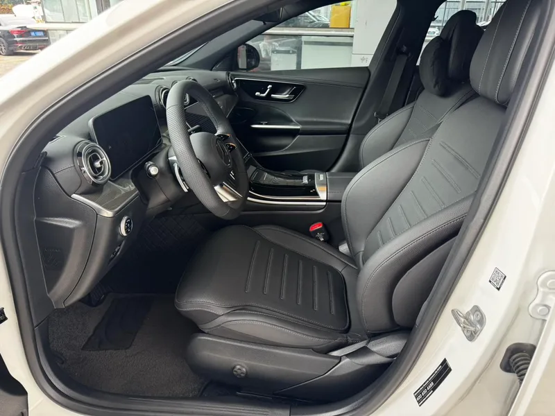 Mercedes-Benz C-Class 2025 C 260 L Sports version exterior photo 5