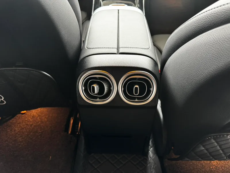 Mercedes-Benz C-Class 2025 C 260 L Sports version exterior photo 8