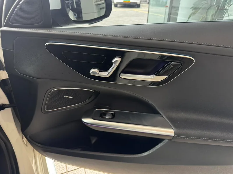 Mercedes-Benz C-Class 2025 C 260 L Sports version interior photo 13