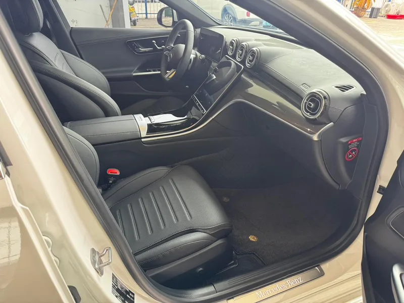 Mercedes-Benz C-Class 2025 C 260 L Sports version interior photo 17