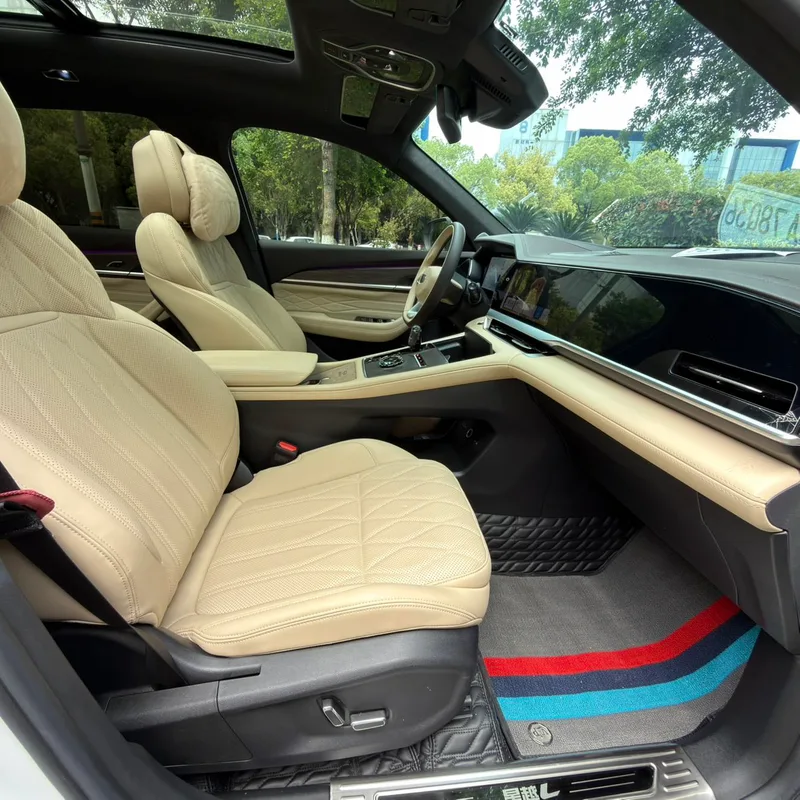 Geely Monjaro 2025 2.0TD Высокая работа автоматически с двумя приводами интерьер фото 17 Geely Monjaro 2025 2.0TD Высокая работа автоматически с двумя приводами интерьер фото 17