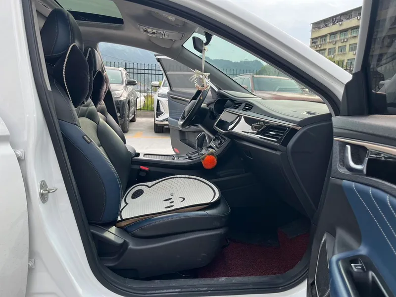 Geely Emgrand GL 2021 UP 1.4T CVT Tipo de collar exterior foto 9 Geely Emgrand GL 2021 UP 1.4T CVT Tipo de collar exterior foto 9