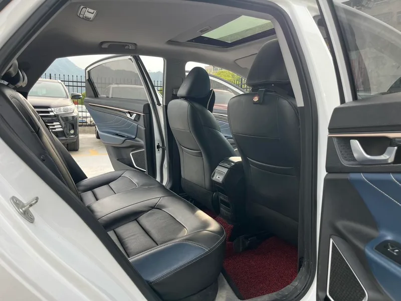 Geely Emgrand GL 2021 UP 1.4T CVT Tipo de collar exterior foto 10 Geely Emgrand GL 2021 UP 1.4T CVT Tipo de collar exterior foto 10