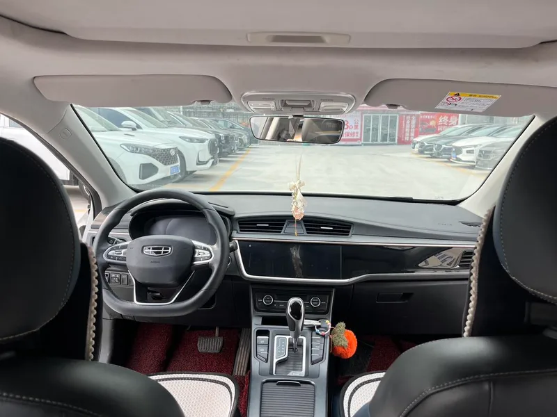 Geely Emgrand GL 2021 UP 1.4T CVT Tipo de collar interior foto 11 Geely Emgrand GL 2021 UP 1.4T CVT Tipo de collar interior foto 11