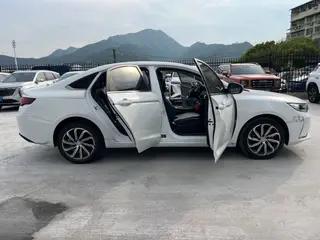 Geely Emgrand GL 2021 UP 1.4T CVT Tipo de collar interior foto 12 Geely Emgrand GL 2021 UP 1.4T CVT Tipo de collar interior foto 12