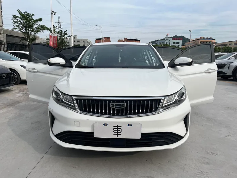 Geely Emgrand GL 2021 UP 1.4T CVT Tipo de collar interior foto 13 Geely Emgrand GL 2021 UP 1.4T CVT Tipo de collar interior foto 13