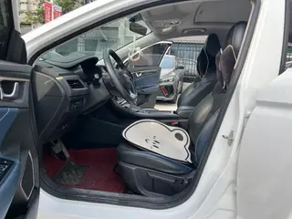 Geely Emgrand GL 2021 UP 1.4T CVT Tipo de collar interior foto 14 Geely Emgrand GL 2021 UP 1.4T CVT Tipo de collar interior foto 14