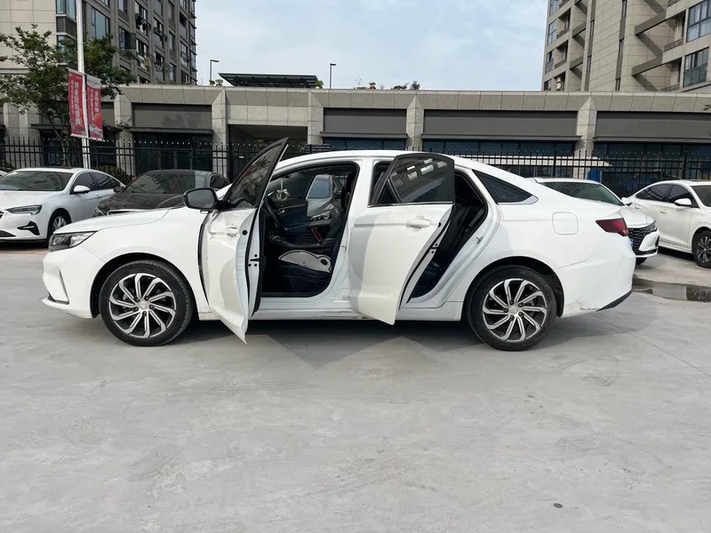 Geely Emgrand GL 2021 UP 1.4T CVT Tipo de collar interior foto 16 Geely Emgrand GL 2021 UP 1.4T CVT Tipo de collar interior foto 16