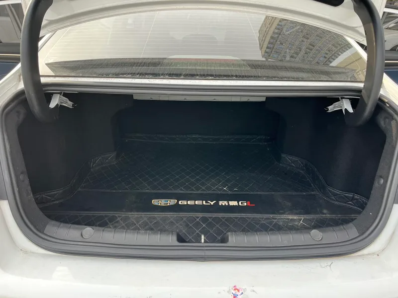 Geely Emgrand GL 2021 UP 1.4T CVT Tipo de collar interior foto 17 Geely Emgrand GL 2021 UP 1.4T CVT Tipo de collar interior foto 17