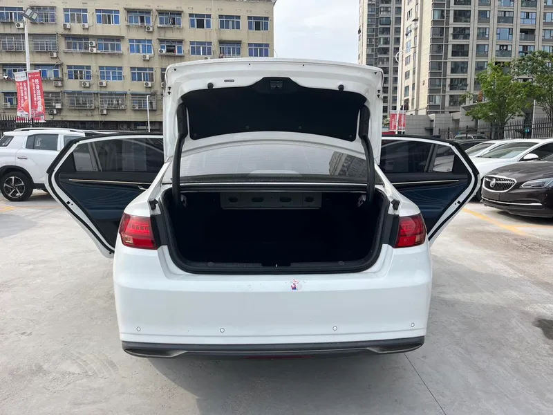 Geely Emgrand GL 2021 UP 1.4T CVT Tipo de collar interior foto 18 Geely Emgrand GL 2021 UP 1.4T CVT Tipo de collar interior foto 18