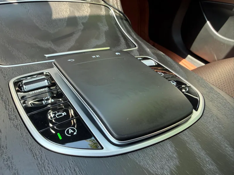 Mercedes-Benz E-Class 2021 E 300 L Luxury type Passenger car interior photo 10