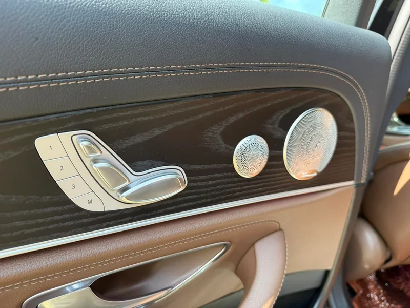 Mercedes-Benz E-Class 2021 E 300 L Luxury type Passenger car interior photo 15