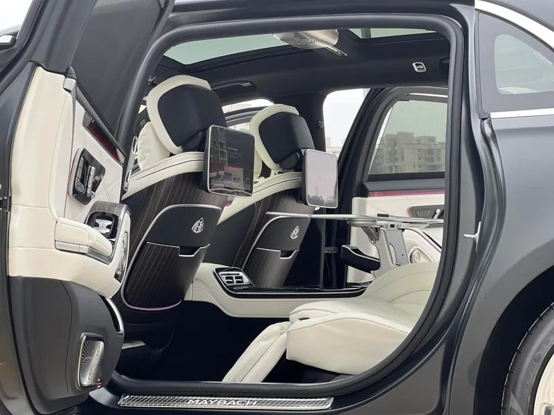Mercedes-Benz Mercedes-Maybach S-Class 2022 S 680 4MATIC Première version ingénieuse extérieur photo 5 Mercedes-Benz Mercedes-Maybach S-Class 2022 S 680 4MATIC Première version ingénieuse extérieur photo 5