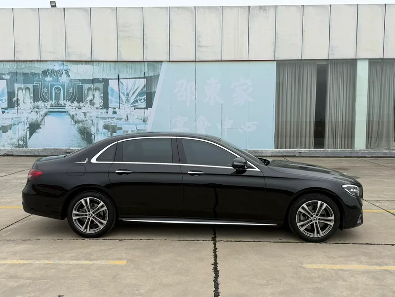 Mercedes-Benz E-Class 2022 Restyling E 260 L sports car exterior photo 4