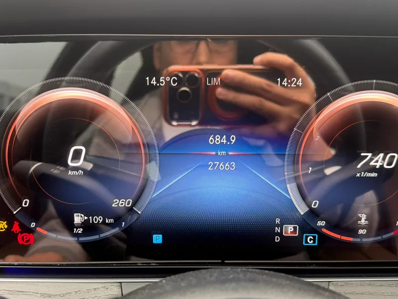Mercedes-Benz E-Class 2022 Restyling E 260 L sports car interior photo 14