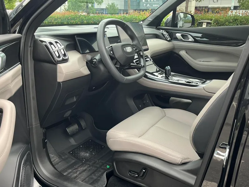Geely Boyue L 2025 Fourth generation 1.5TD DCT Mountains and rivers exterior photo 4 Geely Boyue L 2025 Fourth generation 1.5TD DCT Mountains and rivers exterior photo 4