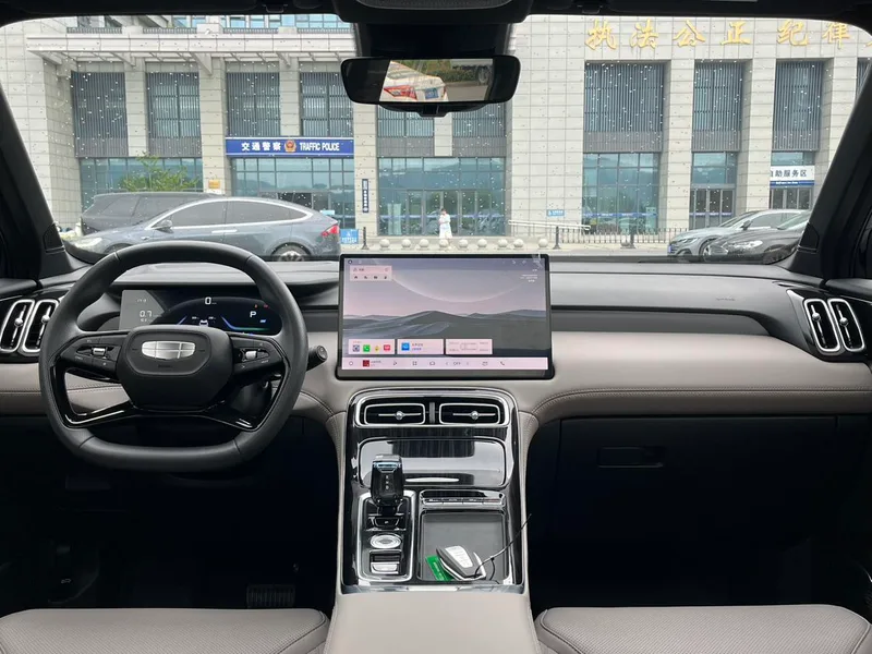 Geely Boyue L 2025 Fourth generation 1.5TD DCT Mountains and rivers interior photo 7 Geely Boyue L 2025 Fourth generation 1.5TD DCT Mountains and rivers interior photo 7