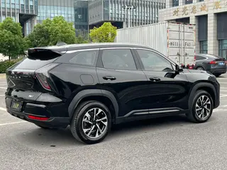 Geely Boyue L 2025 Fourth generation 1.5TD DCT Mountains and rivers interior photo 10 Geely Boyue L 2025 Fourth generation 1.5TD DCT Mountains and rivers interior photo 10