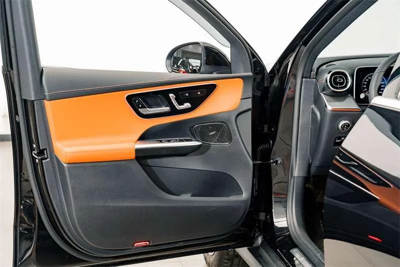 Mercedes-Benz GLC 2026 GLC 260 L 4MATIC Classic Edition 5 seat (2026.3 Production halt) interior photo 15 Mercedes-Benz GLC 2026 GLC 260 L 4MATIC Classic Edition 5 seat (2026.3 Production halt) interior photo 15