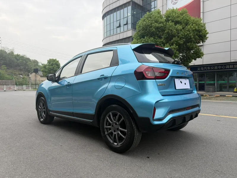 Geely Vision X3 2021 PRO 1.5L CVT Acabado premium exterior foto 7 Geely Vision X3 2021 PRO 1.5L CVT Acabado premium exterior foto 7