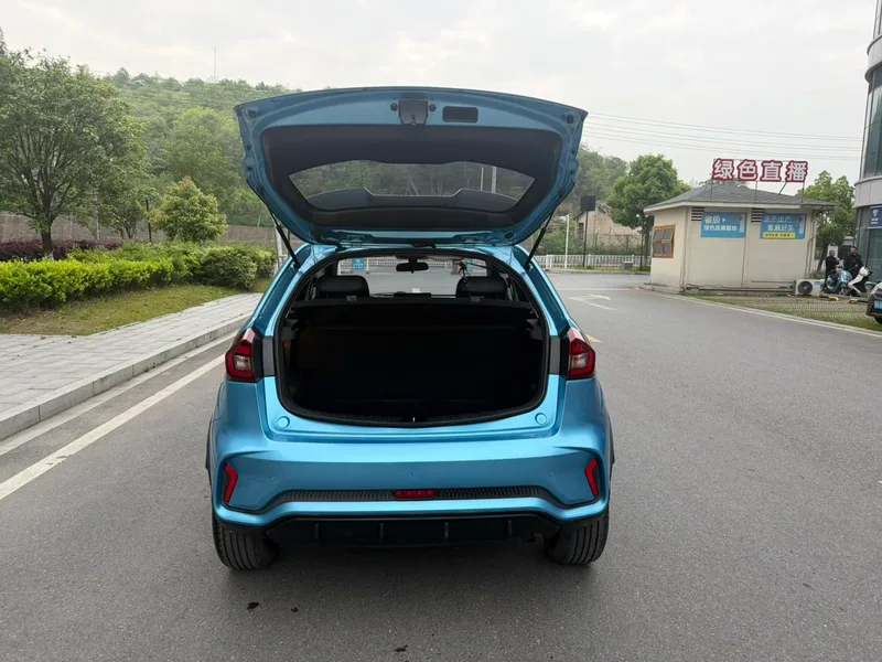 Geely Vision X3 2021 PRO 1.5L CVT Acabado premium interior foto 19 Geely Vision X3 2021 PRO 1.5L CVT Acabado premium interior foto 19