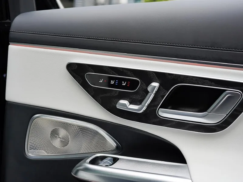 Mercedes-Benz E-Class 2024 E 300 L Luxury type Passenger car interior photo 20