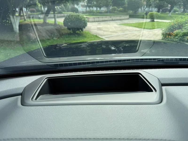 Geely Monjaro 2025 2.0TD Alta potencia automática de tracción en dos ruedas Oriental Yao Lanxing Edition interior foto 14 Geely Monjaro 2025 2.0TD Alta potencia automática de tracción en dos ruedas Oriental Yao Lanxing Edition interior foto 14
