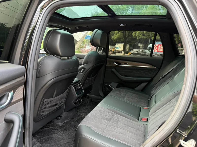 Geely Monjaro 2025 2.0TD Alta potencia automática de tracción en dos ruedas Oriental Yao Lanxing Edition interior foto 16 Geely Monjaro 2025 2.0TD Alta potencia automática de tracción en dos ruedas Oriental Yao Lanxing Edition interior foto 16