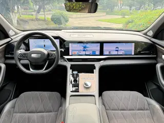 Geely Monjaro 2025 2.0TD Alta potencia automática de tracción en dos ruedas Oriental Yao Lanxing Edition interior foto 19 Geely Monjaro 2025 2.0TD Alta potencia automática de tracción en dos ruedas Oriental Yao Lanxing Edition interior foto 19