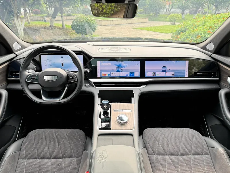 Geely Monjaro 2025 2.0TD Alta potencia automática de tracción en dos ruedas Oriental Yao Lanxing Edition interior foto 19 Geely Monjaro 2025 2.0TD Alta potencia automática de tracción en dos ruedas Oriental Yao Lanxing Edition interior foto 19